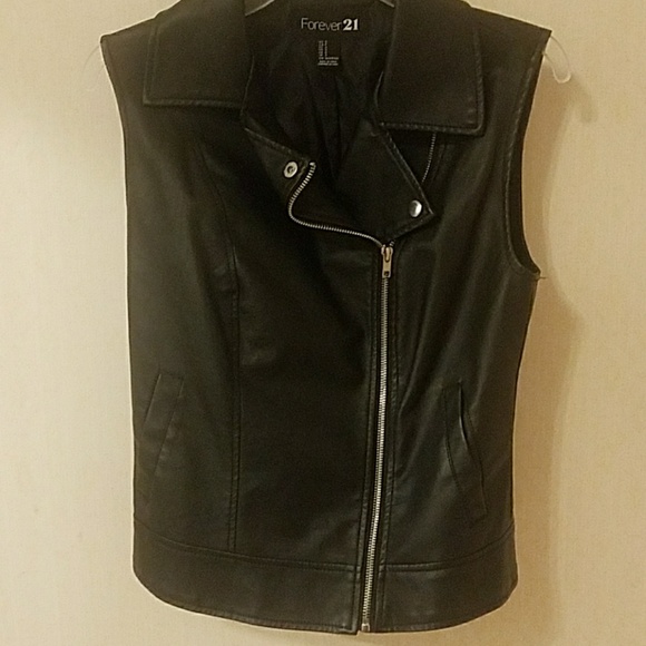 ⚠️3 for 30!! F21 Moto Leather Vest - Picture 3 of 6